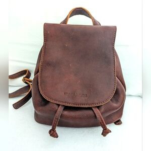 Portland Leather Bucket Backpack in Nutmeg (Medium brown)